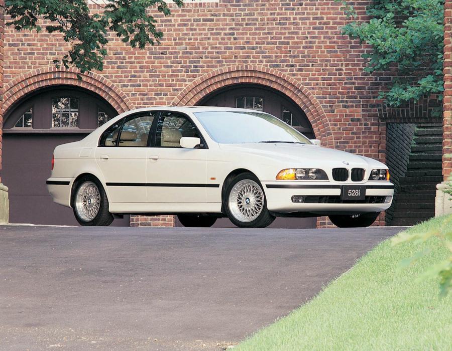  BMW 5-Series 1997 года  (фото 2 из 7)